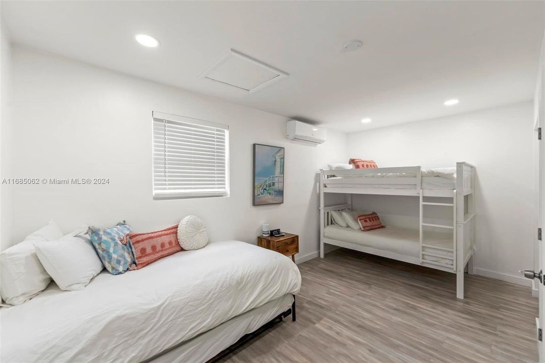 For Sale: $679,000 (2 beds, 2 baths, 1512 Square Feet)