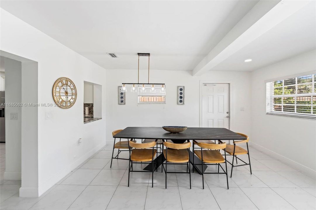 For Sale: $679,000 (2 beds, 2 baths, 1512 Square Feet)