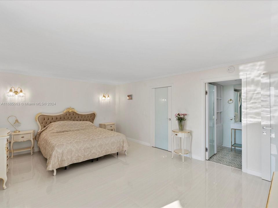 For Sale: $1,150,000 (2 beds, 2 baths, 1579 Square Feet)