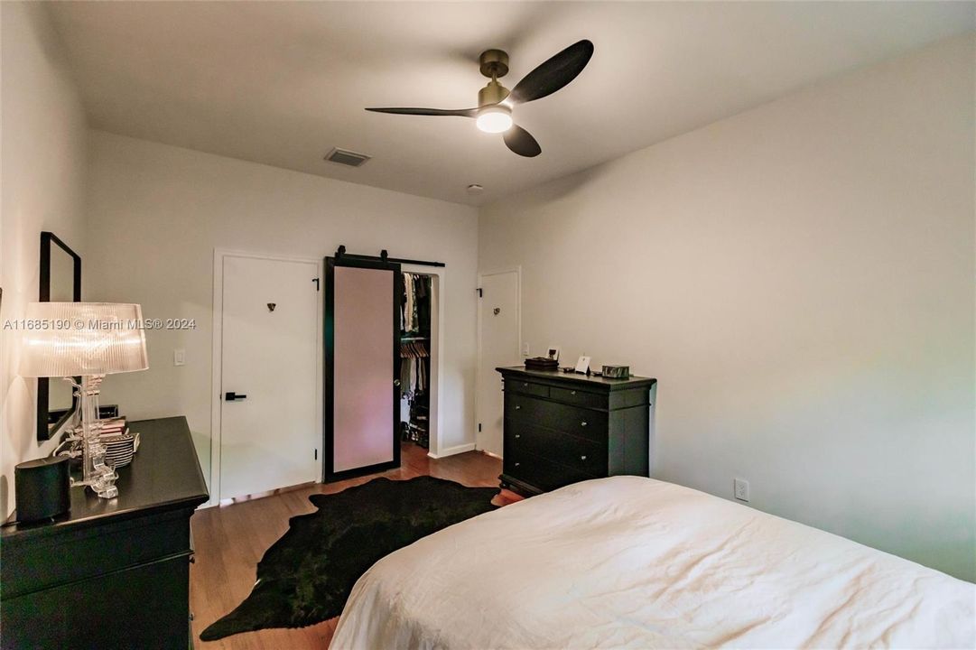 For Sale: $489,000 (1 beds, 1 baths, 780 Square Feet)