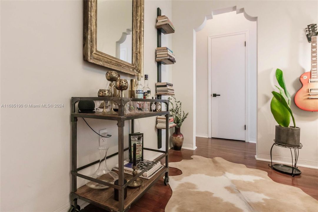 For Sale: $489,000 (1 beds, 1 baths, 780 Square Feet)