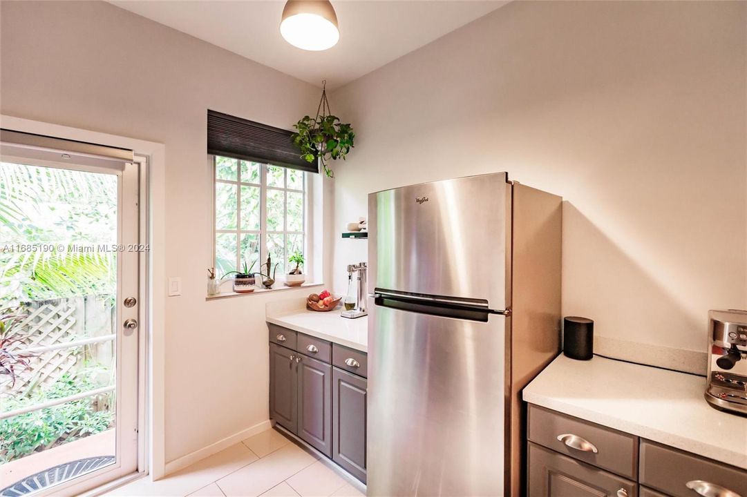 For Sale: $489,000 (1 beds, 1 baths, 780 Square Feet)