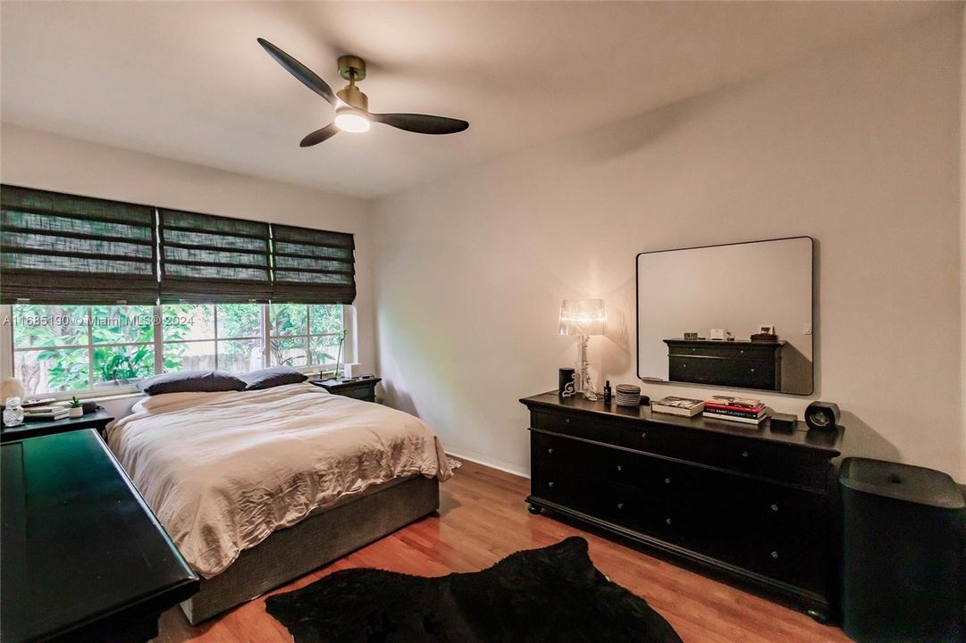 For Sale: $489,000 (1 beds, 1 baths, 780 Square Feet)