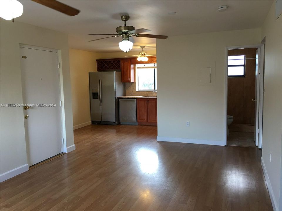 For Rent: $2,250 (2 beds, 2 baths, 847 Square Feet)