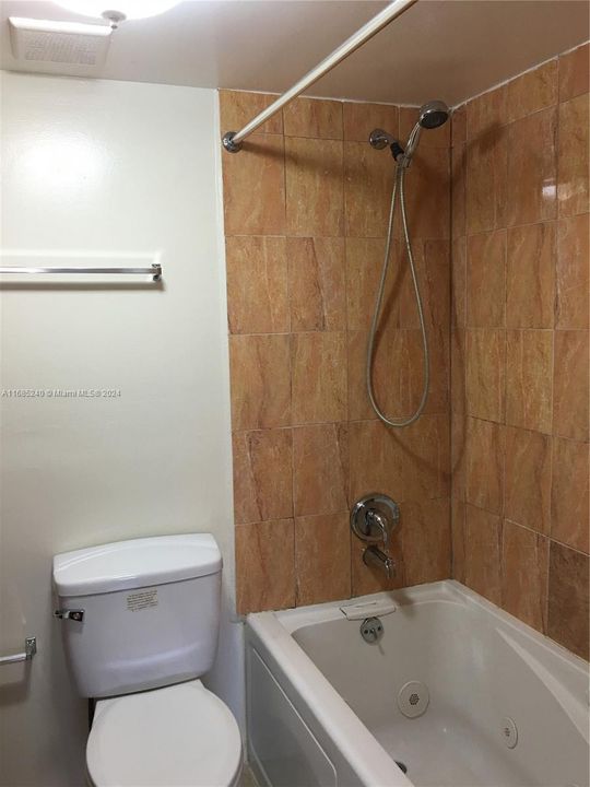 For Rent: $2,250 (2 beds, 2 baths, 847 Square Feet)