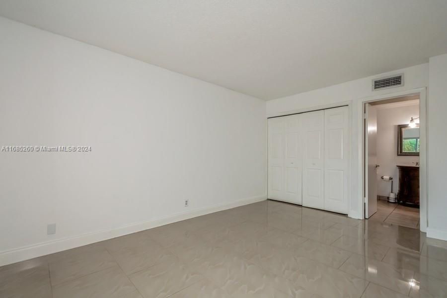 For Rent: $2,500 (2 beds, 2 baths, 1106 Square Feet)