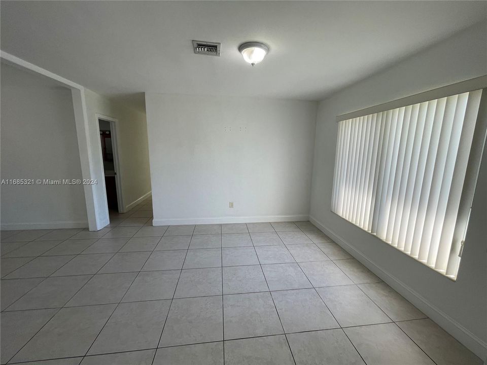 Active With Contract: $3,100 (3 beds, 2 baths, 1720 Square Feet)