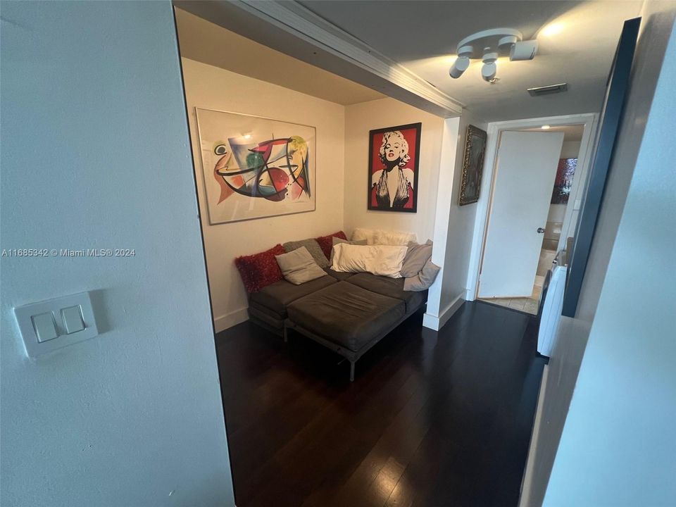 For Rent: $4,900 (2 beds, 2 baths, 1509 Square Feet)