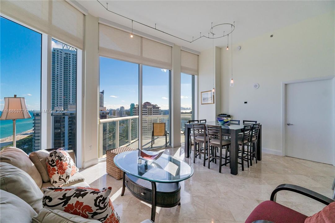 For Sale: $899,000 (1 beds, 1 baths, 805 Square Feet)