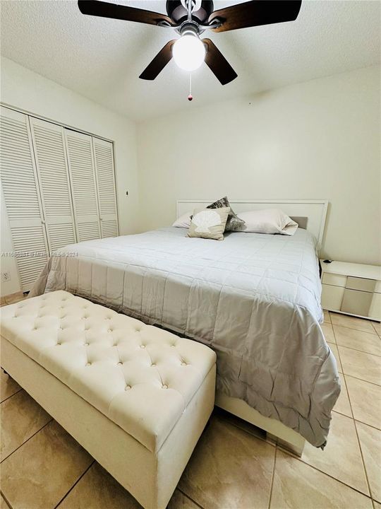 For Sale: $210,000 (2 beds, 1 baths, 953 Square Feet)