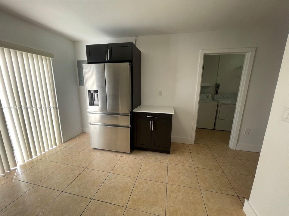 For Rent: $2,600 (2 beds, 1 baths, 1918 Square Feet)