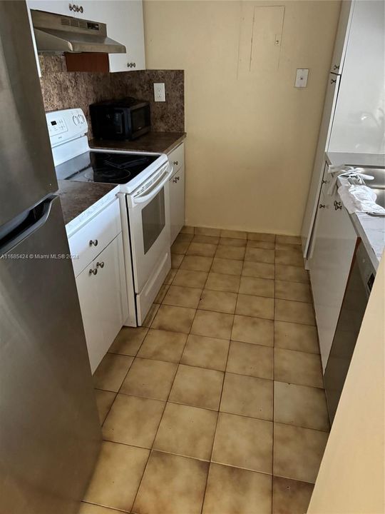 Recently Rented: $2,150 (2 beds, 1 baths, 981 Square Feet)