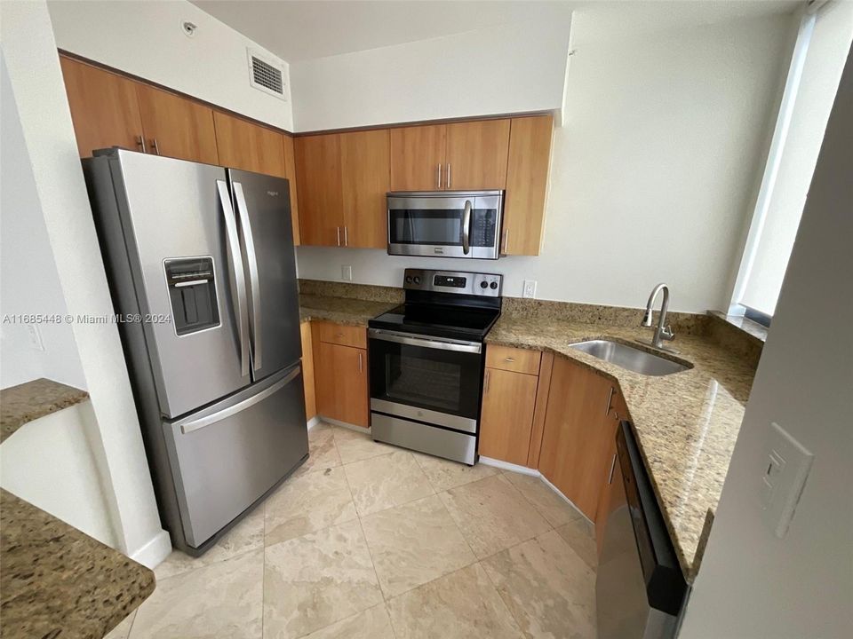 For Rent: $5,600 (2 beds, 2 baths, 1262 Square Feet)