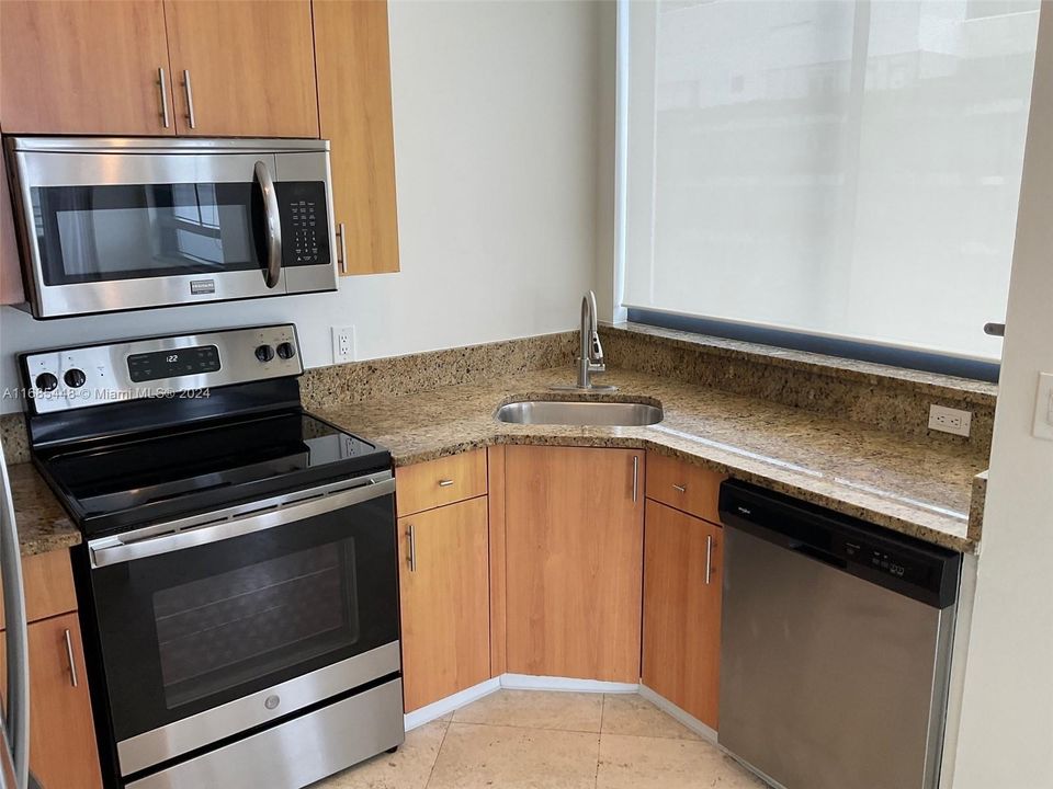 For Rent: $5,600 (2 beds, 2 baths, 1262 Square Feet)