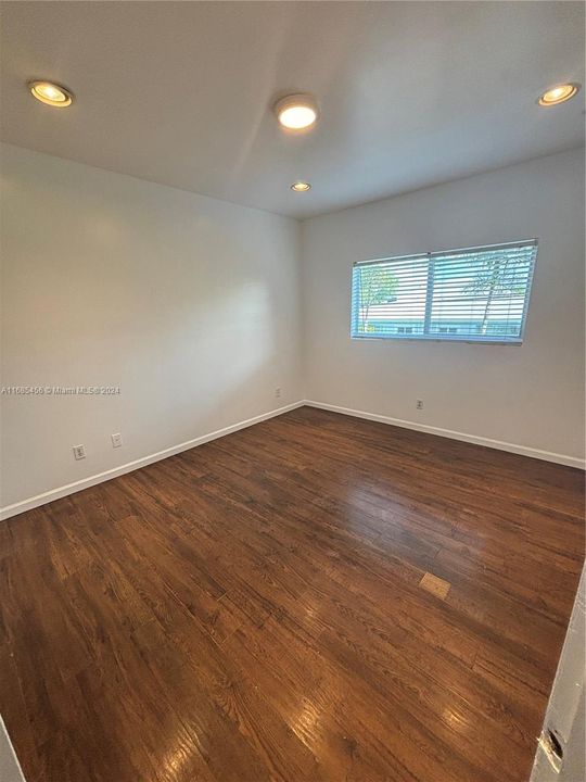 For Rent: $2,800 (3 beds, 2 baths, 1377 Square Feet)