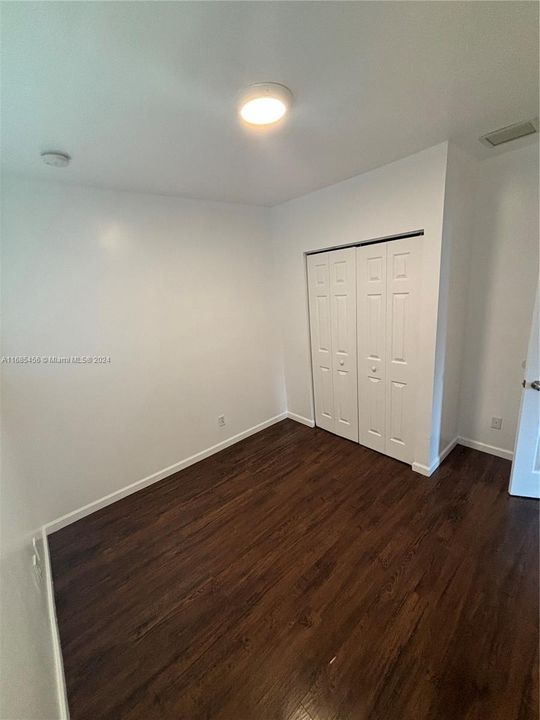 For Rent: $2,800 (3 beds, 2 baths, 1377 Square Feet)