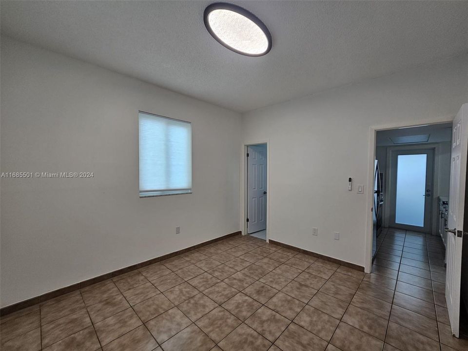 For Rent: $2,200 (2 beds, 1 baths, 2349 Square Feet)