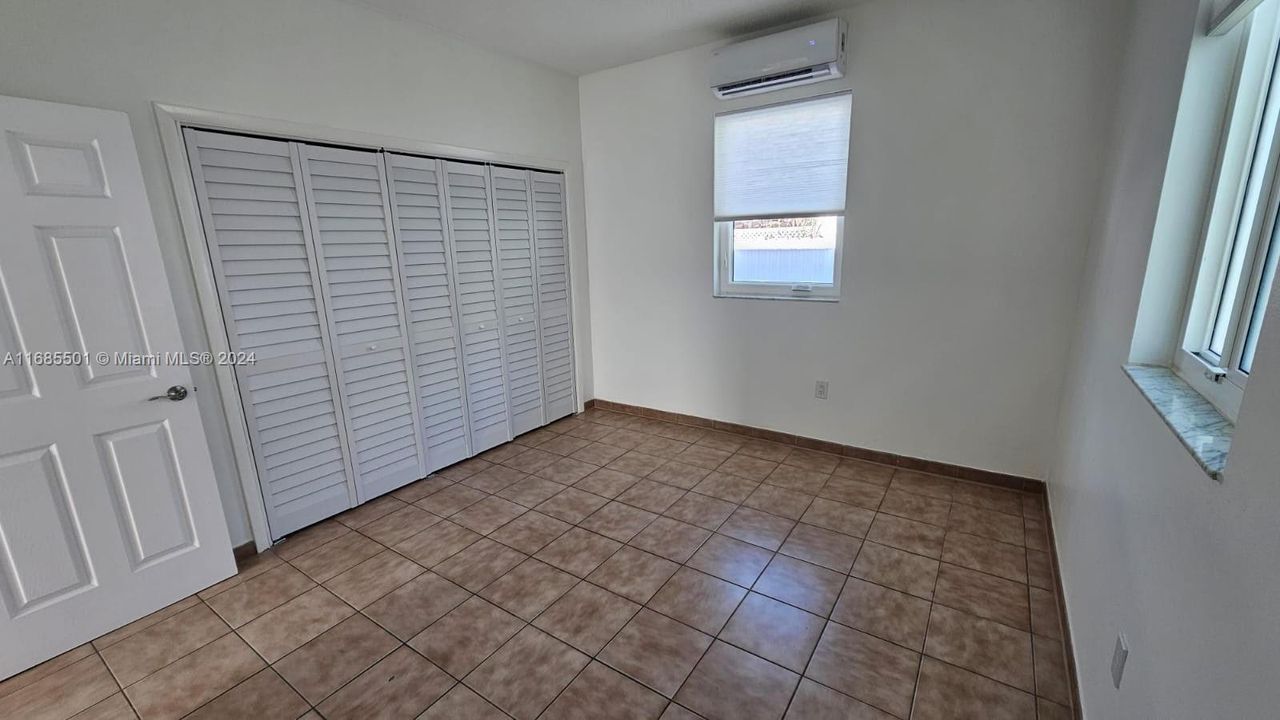 For Rent: $2,200 (2 beds, 1 baths, 2349 Square Feet)