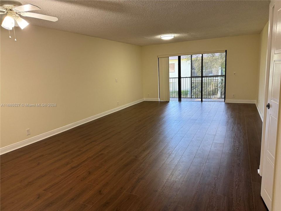 For Rent: $2,300 (2 beds, 2 baths, 1231 Square Feet)