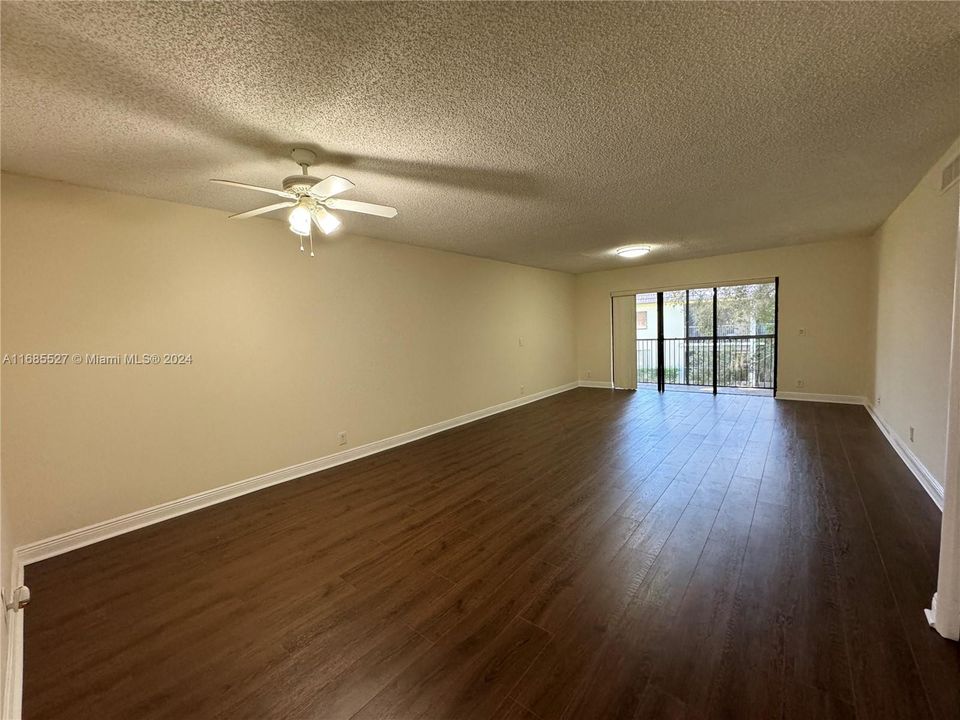 For Rent: $2,300 (2 beds, 2 baths, 1231 Square Feet)