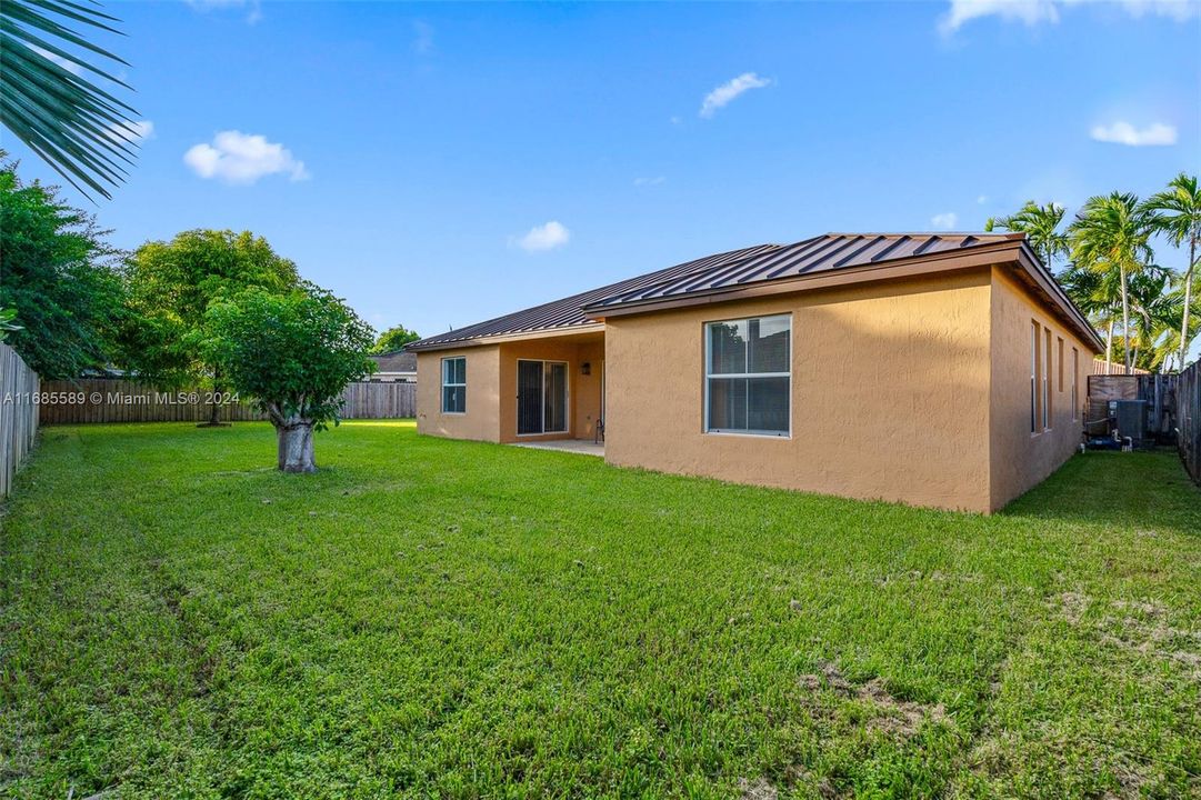 For Sale: $729,000 (4 beds, 2 baths, 2201 Square Feet)