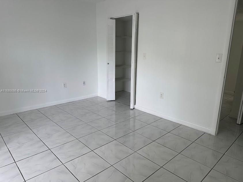 For Rent: $2,400 (2 beds, 2 baths, 1009 Square Feet)