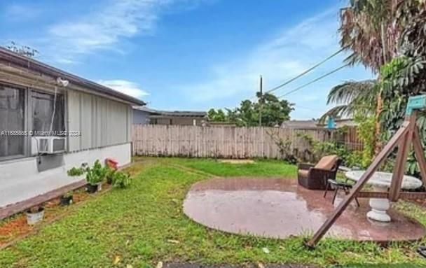 For Sale: $429,900 (2 beds, 2 baths, 1537 Square Feet)