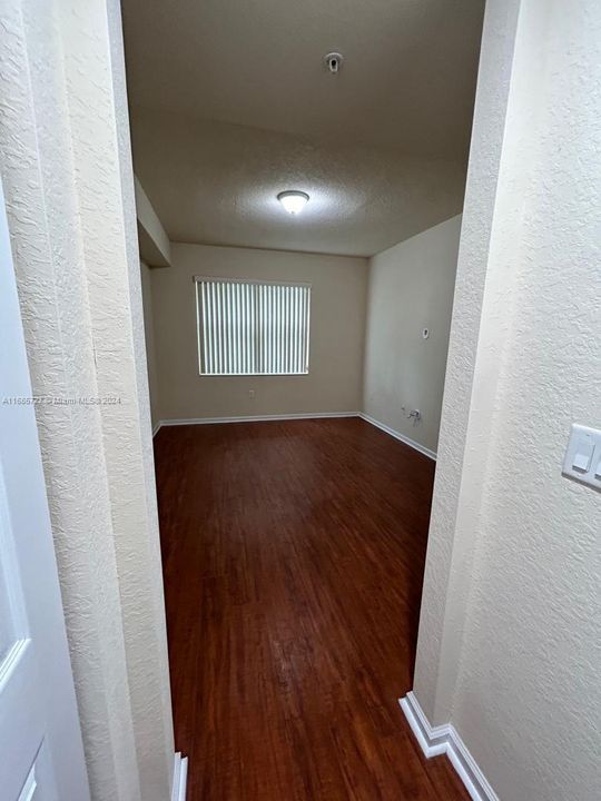 For Rent: $2,850 (3 beds, 2 baths, 1207 Square Feet)