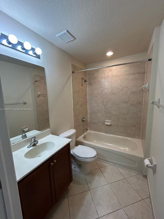 For Rent: $2,850 (3 beds, 2 baths, 1207 Square Feet)