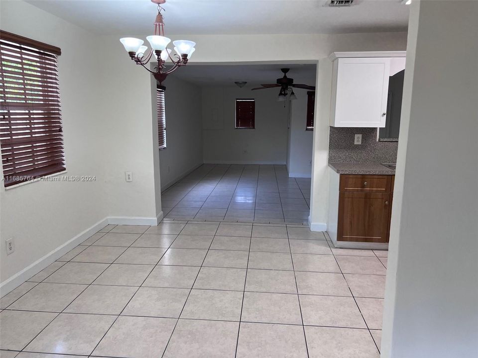 For Rent: $3,500 (4 beds, 2 baths, 1656 Square Feet)