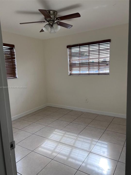 For Rent: $3,500 (4 beds, 2 baths, 1656 Square Feet)