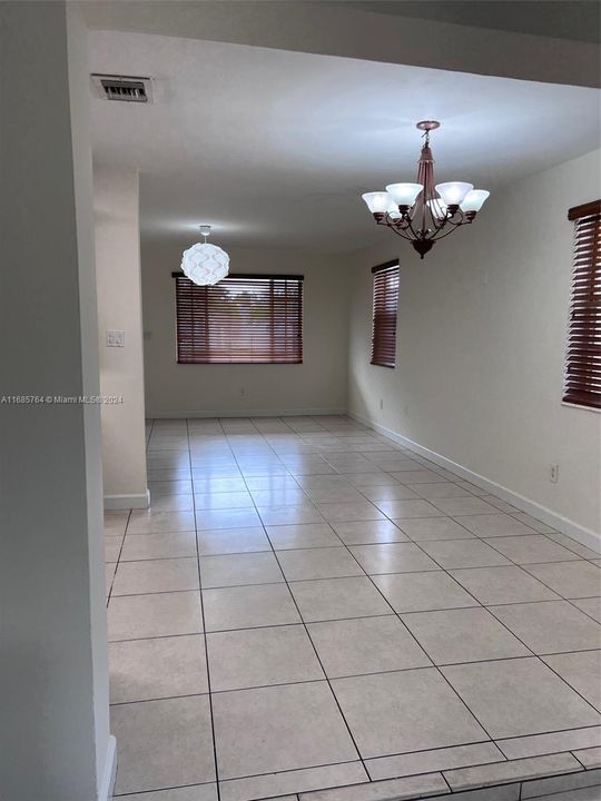 For Rent: $3,500 (4 beds, 2 baths, 1656 Square Feet)