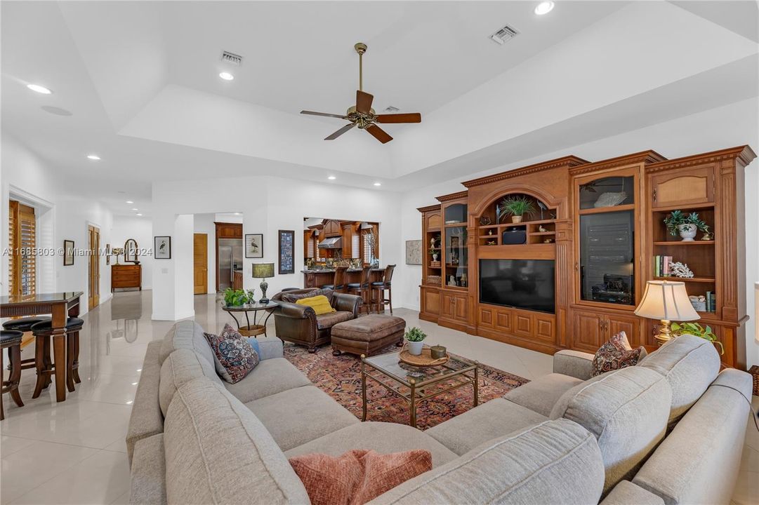 For Sale: $2,500,000 (4 beds, 4 baths, 5134 Square Feet)