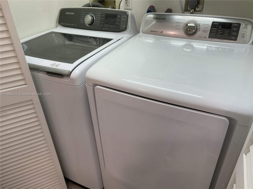 Washer /Dryer inside unit