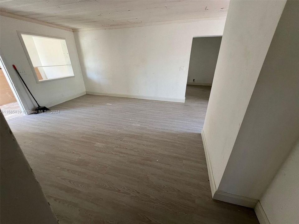 Activo con contrato: $175,000 (3 camas, 1 baños, 1269 Pies cuadrados)