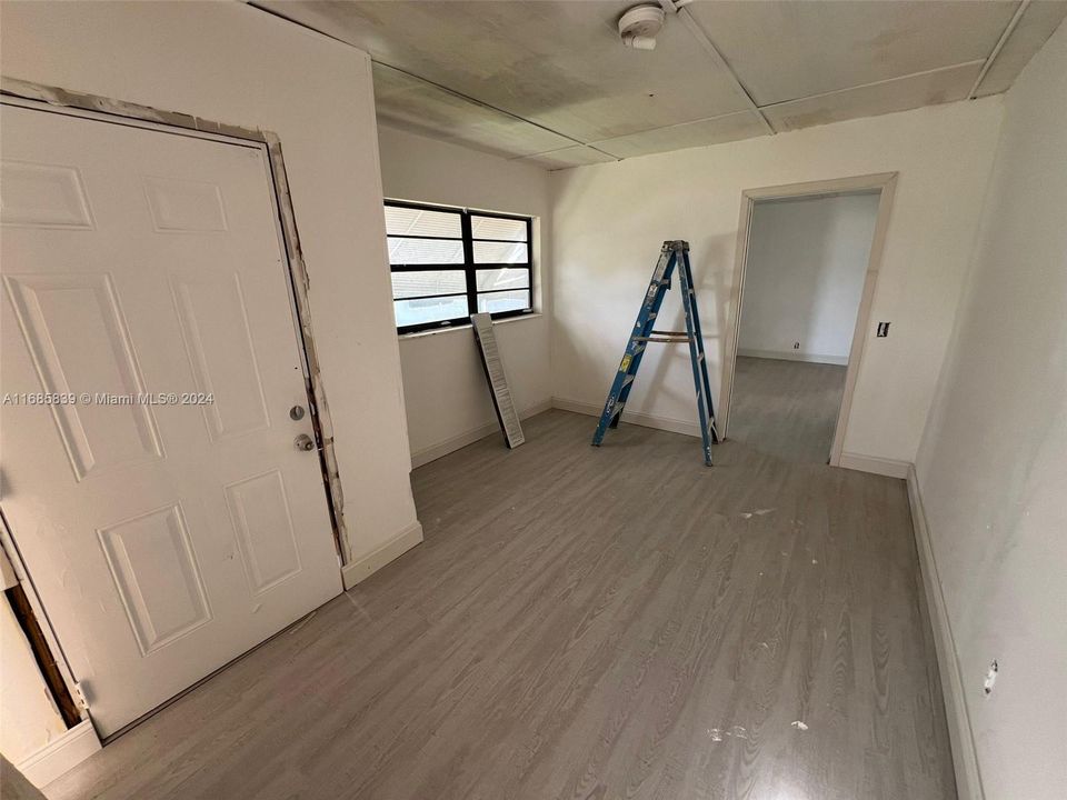 Activo con contrato: $175,000 (3 camas, 1 baños, 1269 Pies cuadrados)