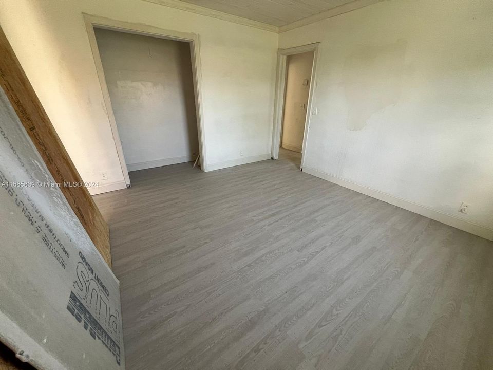 Activo con contrato: $175,000 (3 camas, 1 baños, 1269 Pies cuadrados)