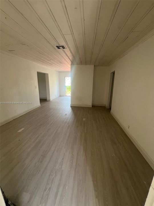 Activo con contrato: $175,000 (3 camas, 1 baños, 1269 Pies cuadrados)