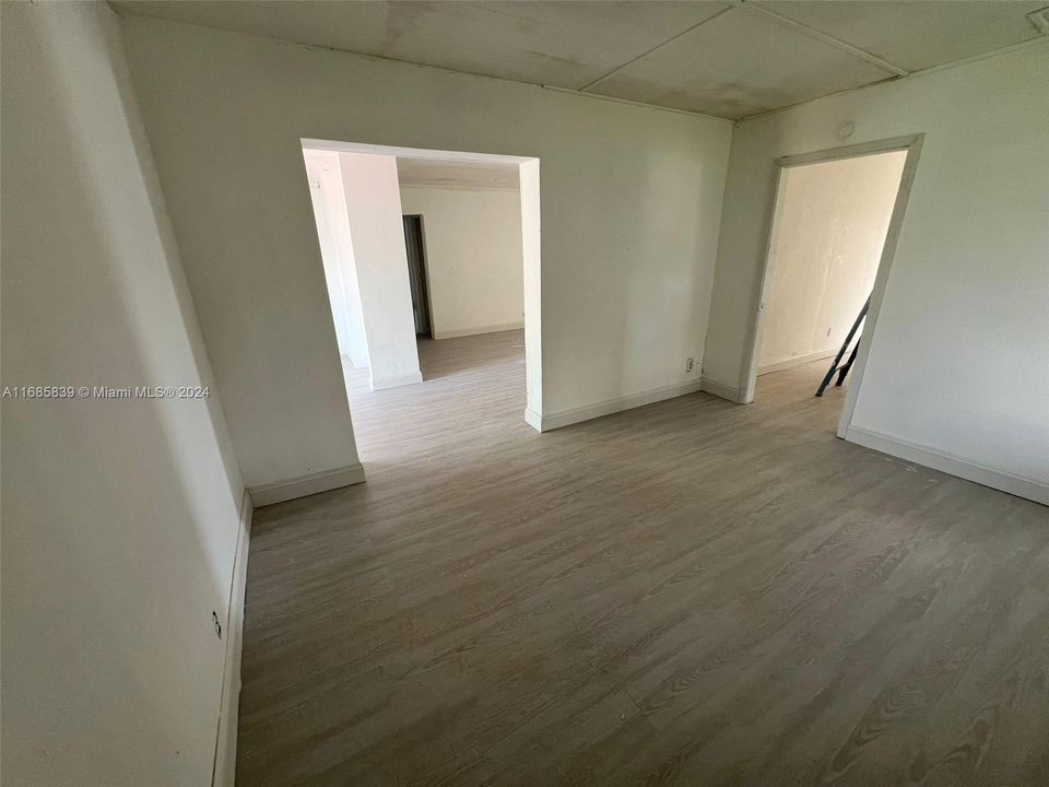 Activo con contrato: $175,000 (3 camas, 1 baños, 1269 Pies cuadrados)