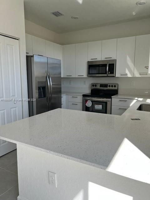 For Rent: $3,300 (3 beds, 2 baths, 1442 Square Feet)