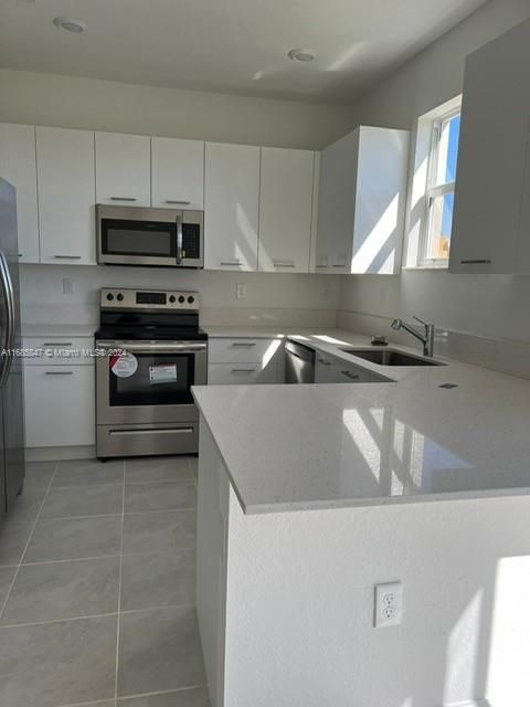 For Rent: $3,300 (3 beds, 2 baths, 1442 Square Feet)