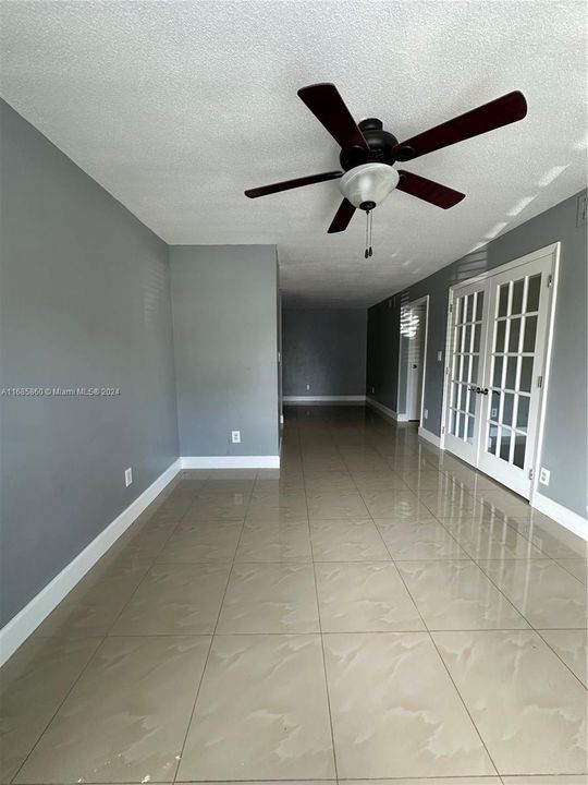 For Rent: $2,190 (2 beds, 1 baths, 980 Square Feet)