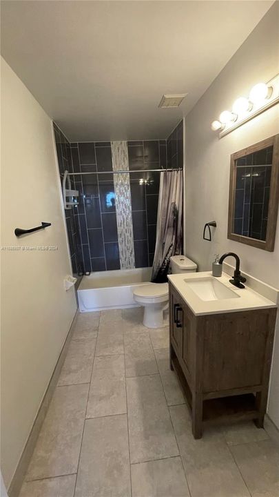 For Rent: $1,800 (1 beds, 1 baths, 872 Square Feet)