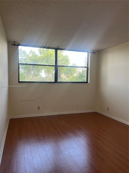 For Rent: $2,450 (2 beds, 2 baths, 1260 Square Feet)