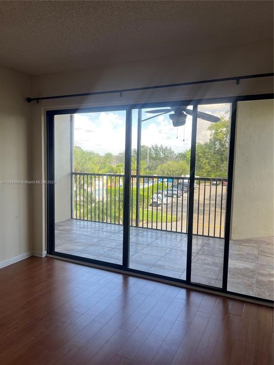 For Rent: $2,450 (2 beds, 2 baths, 1260 Square Feet)