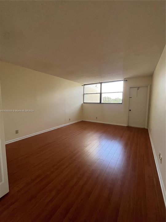 For Rent: $2,450 (2 beds, 2 baths, 1260 Square Feet)