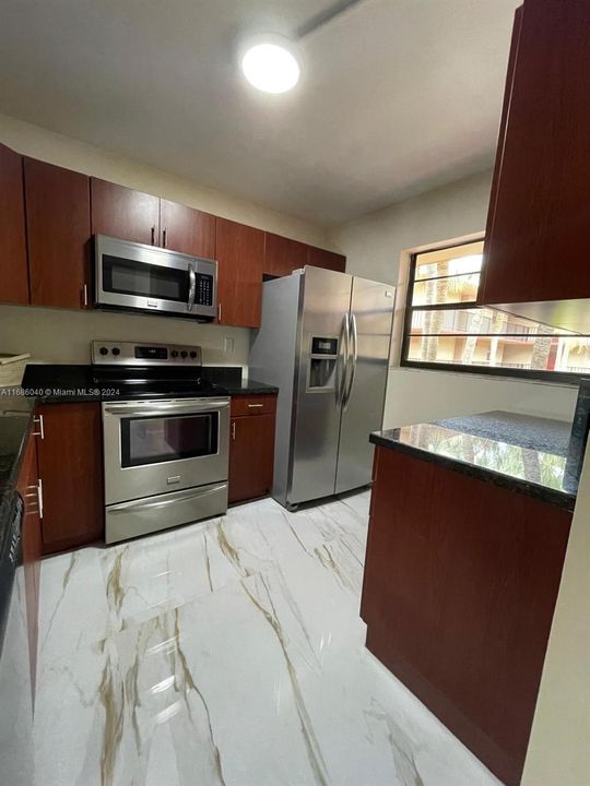 En Venta: $320,000 (2 camas, 2 baños, 936 Pies cuadrados)