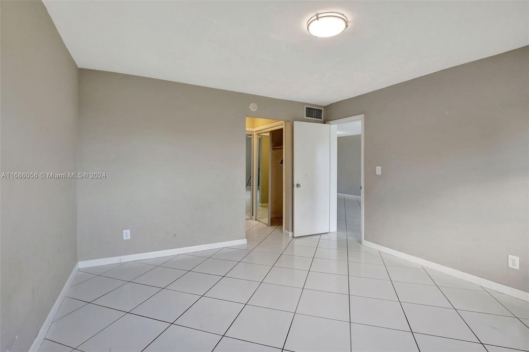 For Sale: $189,900 (2 beds, 2 baths, 1040 Square Feet)