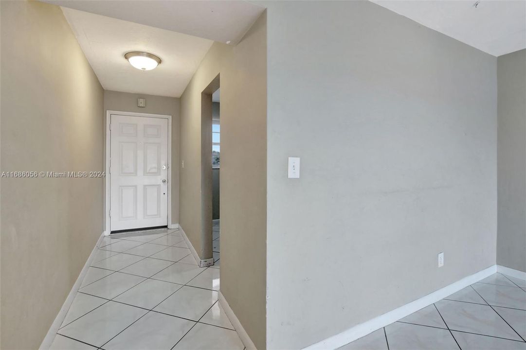 For Sale: $189,900 (2 beds, 2 baths, 1040 Square Feet)