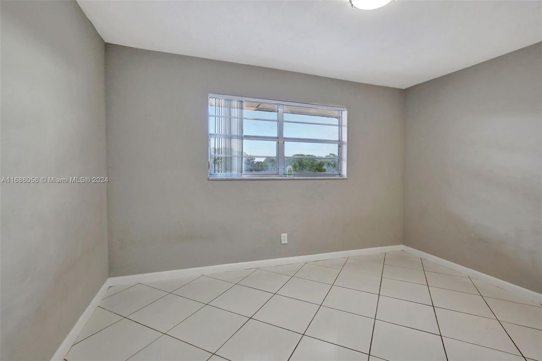 For Sale: $189,900 (2 beds, 2 baths, 1040 Square Feet)